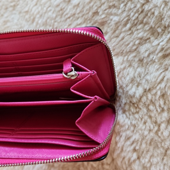 Adorable Like New Coach Heart 3/4 Zippered Long Wallet ❤️🩷🩶 - Picture 11 of 16